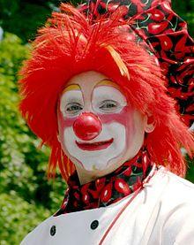 220px-Clown_chili_peppers.jpg